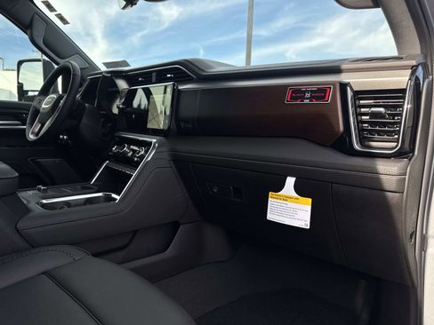 New 2026 GMC Sierra 2500 Denali w/ Denali Reserve Package image 25
