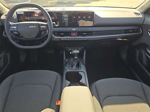 New 2025 Kia K4 LXS image 14