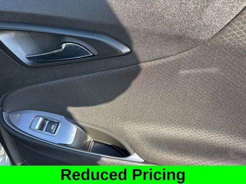 Used 2024 Chevrolet Malibu LT image 37