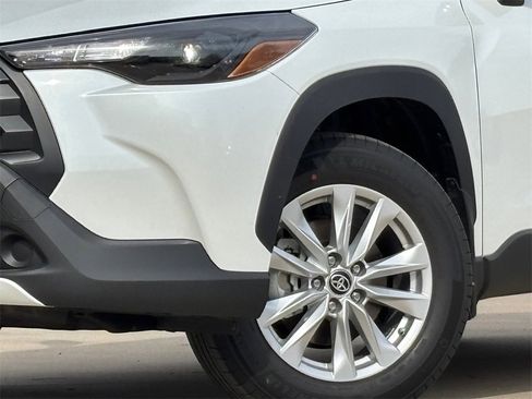 New 2026 Toyota Corolla Cross LE w/ Moonroof Package image 2