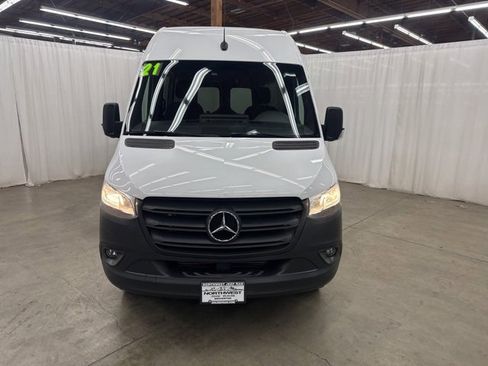 Used 2021 Mercedes-Benz Sprinter 3500 w/ Swivel Seat Package image 2