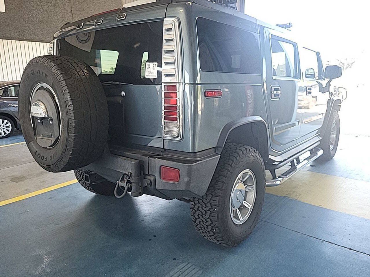 Used 2005 HUMMER H2 w/ Preferred Equipment Group AWD/4WD image 11