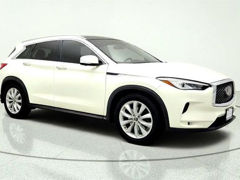 Used 2019 INFINITI QX50 Essential w/ Premium Heat Package AWD/4WD image 3