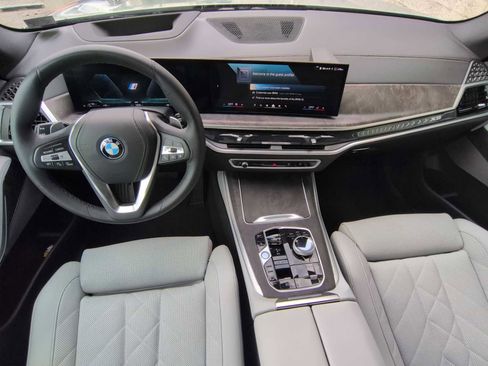 Used 2025 BMW X5 xDrive50e w/ Executive Package image 16