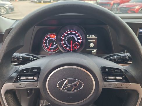 Used 2023 Hyundai Elantra SEL image 25