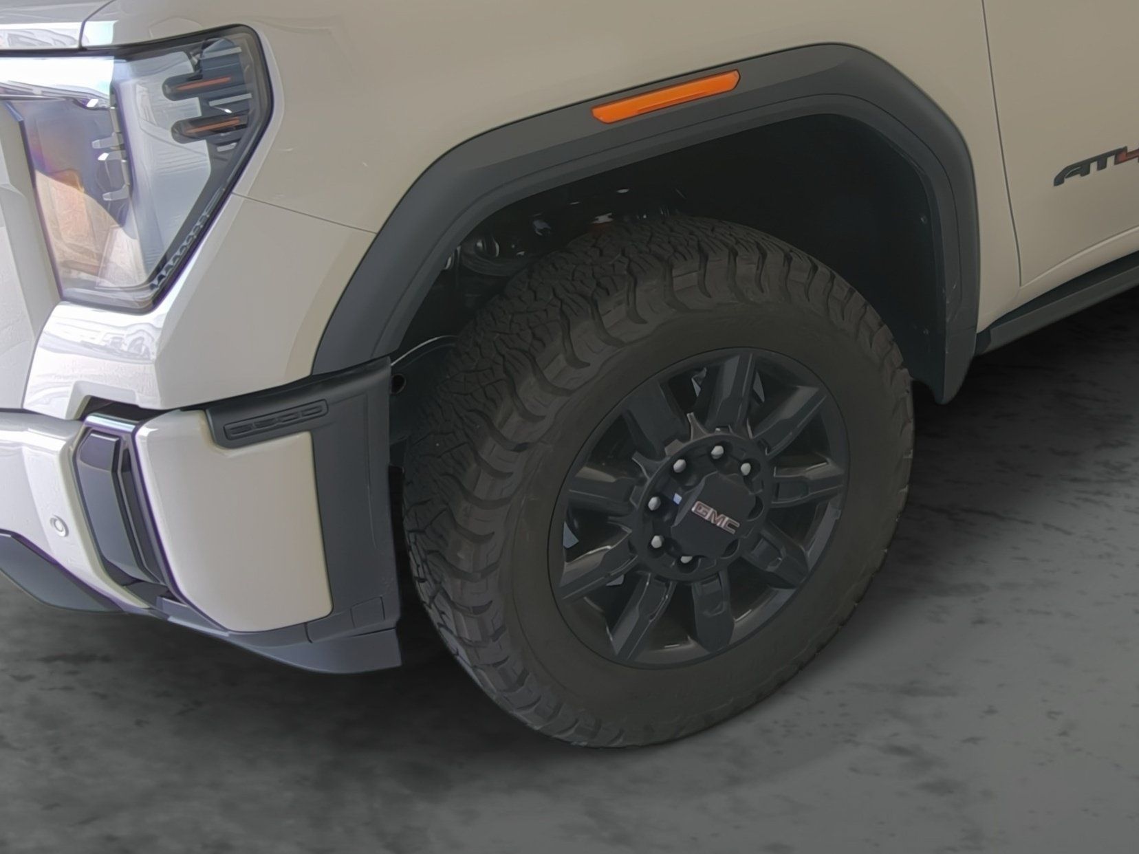 Used 2026 GMC Sierra 2500 AT4 w/ AT4 Premium Plus Package AWD/4WD image 7