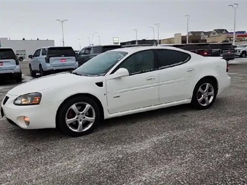 Used 2008 Pontiac Grand Prix GXP image 4