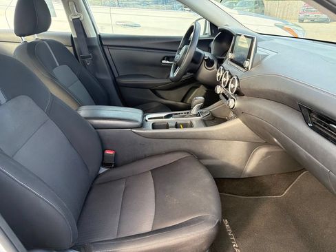 Used 2025 Nissan Sentra SV FWD image 11