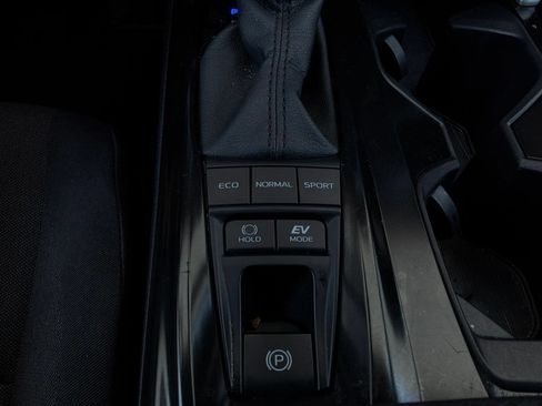 Used 2025 Toyota Camry LE FWD image 22