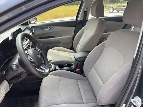 Used 2020 Kia Forte LXS FWD image 9