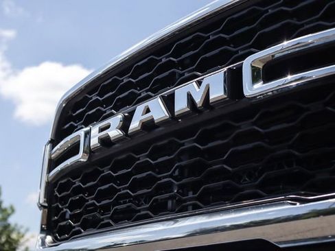 Used 2022 RAM 3500 Tradesman w/ Chrome Appearance Group AWD/4WD image 18