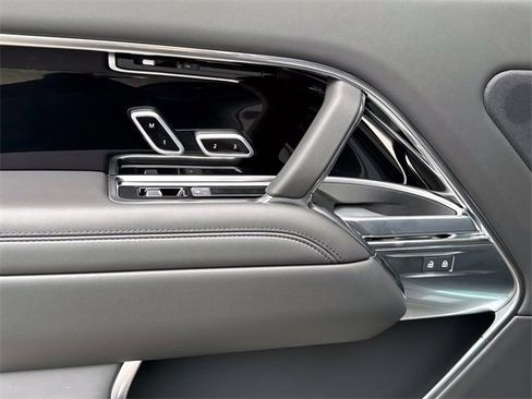 New 2025 Land Rover Range Rover Long Wheelbase SE image 11