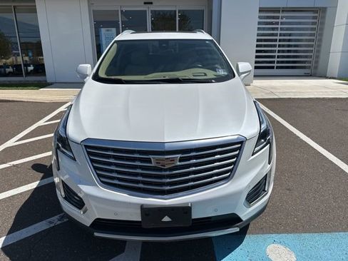 Used 2018 Cadillac XT5 Platinum w/ Driver Assist Package AWD/4WD image 2