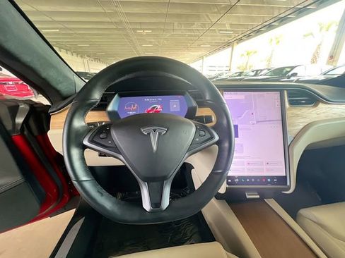 Used 2020 Tesla Model S Long Range Plus image 14