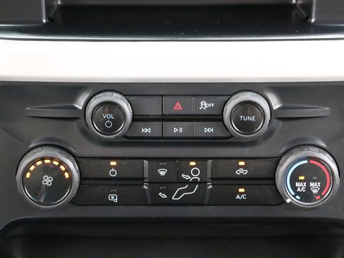 Used 2025 Ford F250 XLT w/ FX4 Off-Road Package AWD/4WD image 17