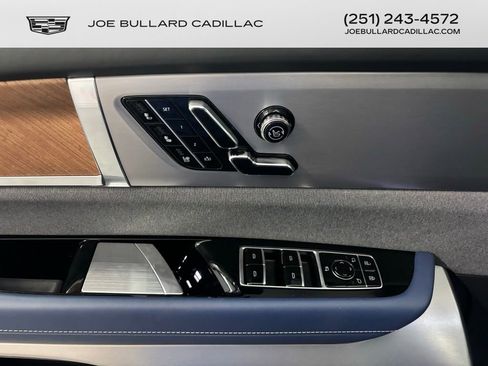 New 2026 Cadillac Vistiq Premium Luxury w/ LPO, Floor Liner Package image 8