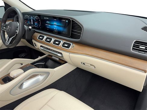 Used 2022 Mercedes-Benz GLE 350 4MATIC w/ AMG Line Exterior image 45