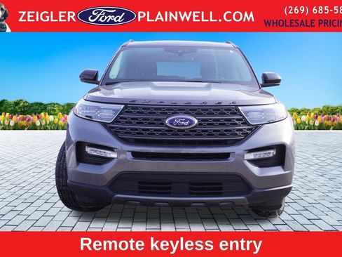Used 2023 Ford Explorer XLT w/ Equipment Group 202A image 7