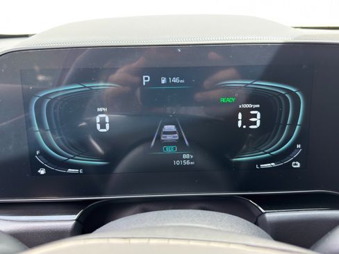 Used 2024 Kia Niro EX FWD image 17