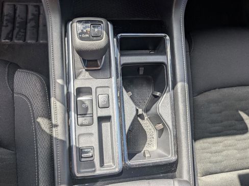 Used 2025 Nissan Pathfinder SV FWD image 14