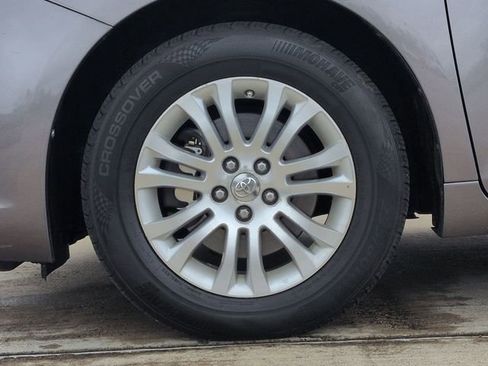 Used 2014 Toyota Sienna XLE w/ XLE Premium Package FWD image 9