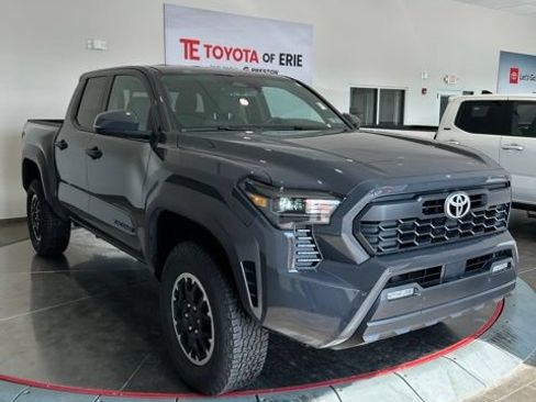 Certified 2025 Toyota Tacoma TRD Off-Road w/ TRD Off Road Upgrade Package AWD/4WD image 2