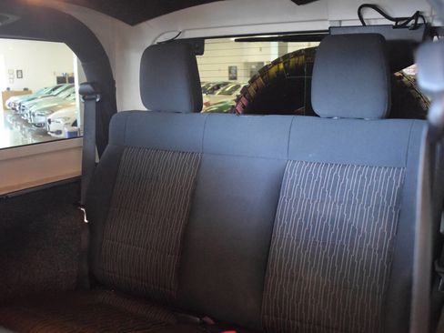 Used 2011 Jeep Wrangler Rubicon w/ Trailer Tow Group image 59