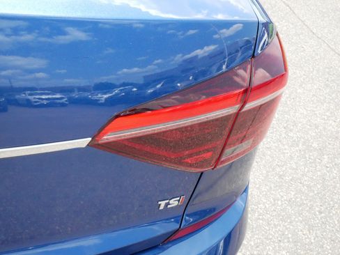 Used 2017 Volkswagen Passat 1.8T SEL Premium FWD image 18