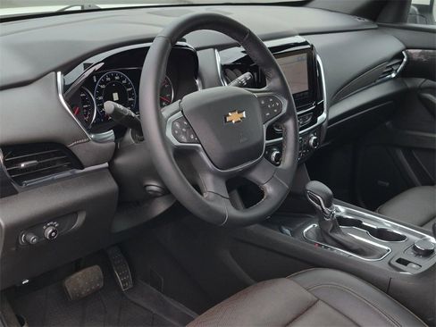 Used 2023 Chevrolet Traverse High Country image 36