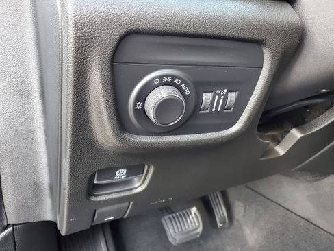 Used 2022 Jeep Grand Cherokee Altitude image 9