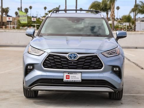 Certified 2021 Toyota Highlander Platinum FWD image 4