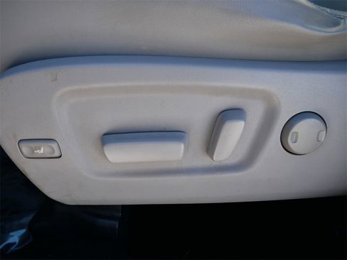 Used 2015 Toyota Highlander XLE image 22