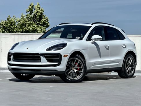 Used 2022 Porsche Macan S AWD/4WD image 1