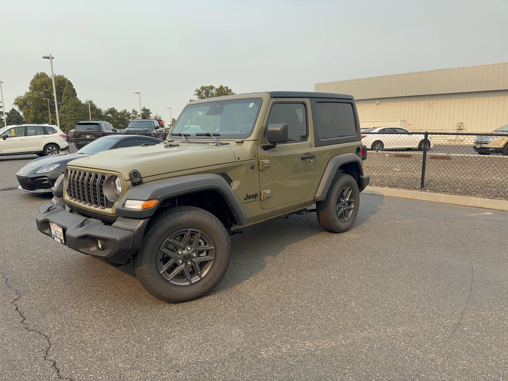 Used 2025 Jeep Wrangler Sport AWD/4WD image 59