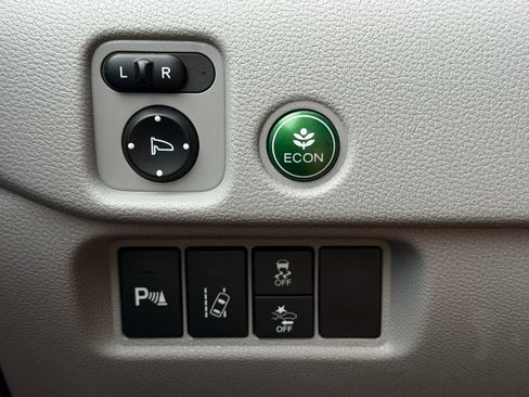 Used 2017 Honda Pilot Touring image 19
