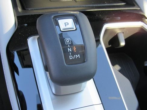 New 2025 Mitsubishi Outlander SE image 19