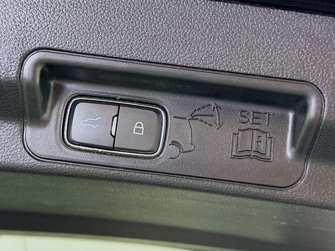 Used 2022 Ford Explorer 4WD image 30