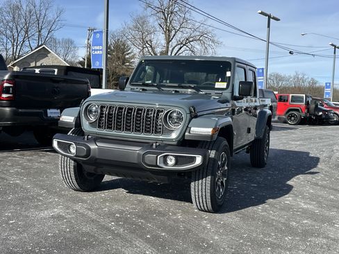 New 2026 Jeep Gladiator Sahara image 21