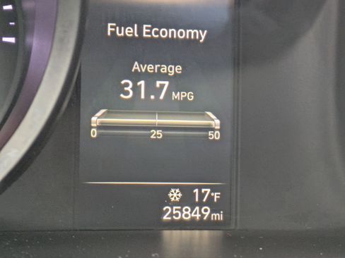 Used 2022 Hyundai Elantra SEL image 15