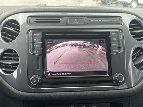 Used 2018 Volkswagen Tiguan Limited w/ Premium Package AWD/4WD image 20