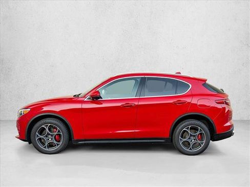 Used 2018 Alfa Romeo Stelvio Ti image 2