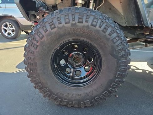 Used 2006 Jeep Wrangler Rubicon AWD/4WD image 2