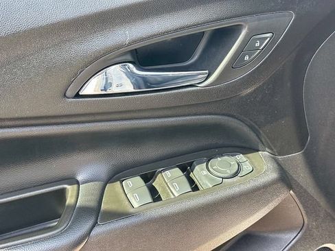 Used 2024 Chevrolet Equinox LT AWD/4WD image 15