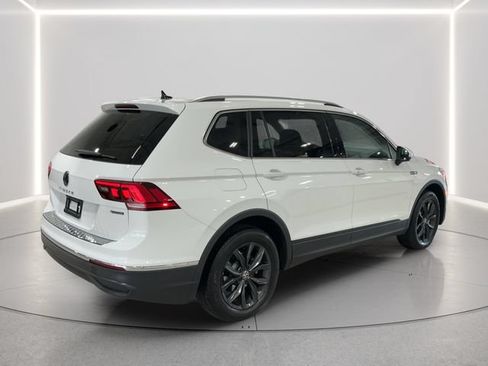 Used 2024 Volkswagen Tiguan SE AWD/4WD image 6