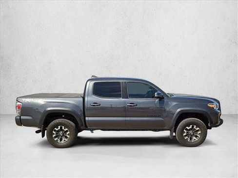 Used 2020 Toyota Tacoma TRD Off-Road w/ Technology Package AWD/4WD image 4