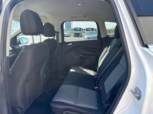 Used 2017 Ford Escape SE w/ Equipment Group 201A FWD image 6