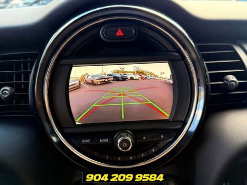 Used 2015 MINI Cooper 4-Door Hardtop FWD image 19