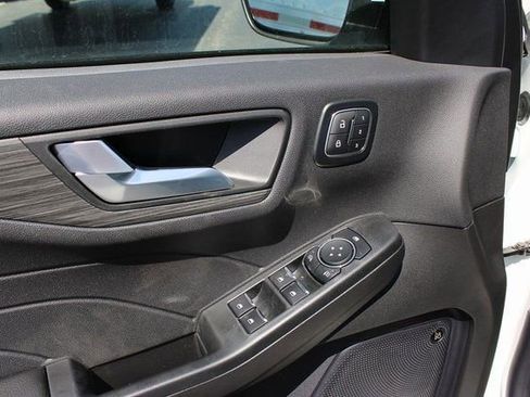 New 2024 Ford Escape SE w/ PHEV Premium Package image 14