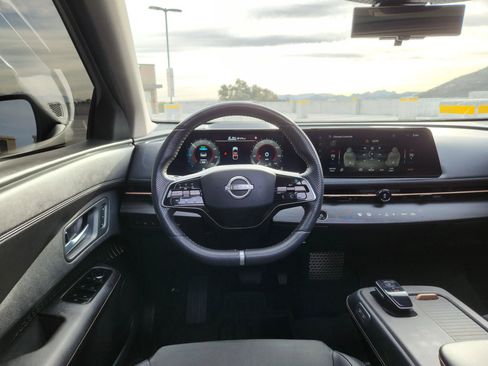 Used 2024 Nissan Ariya FWD image 41