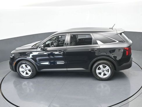 Used 2022 Kia Sorento LX image 46